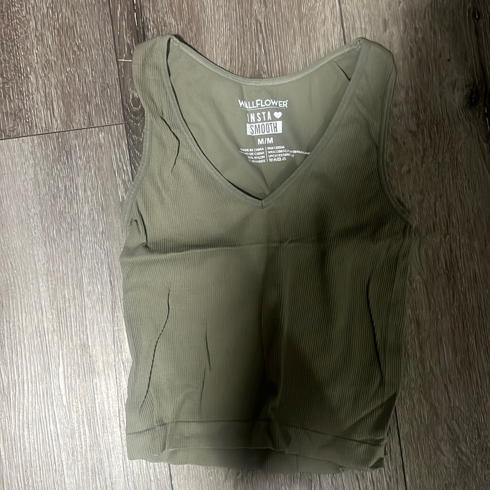 Wallflower medium crop top tank 💚☘️longer crop top nylon